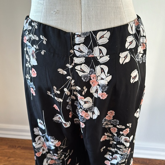 Frank Lyman high waisted floral flare pants - Picture 4 of 11